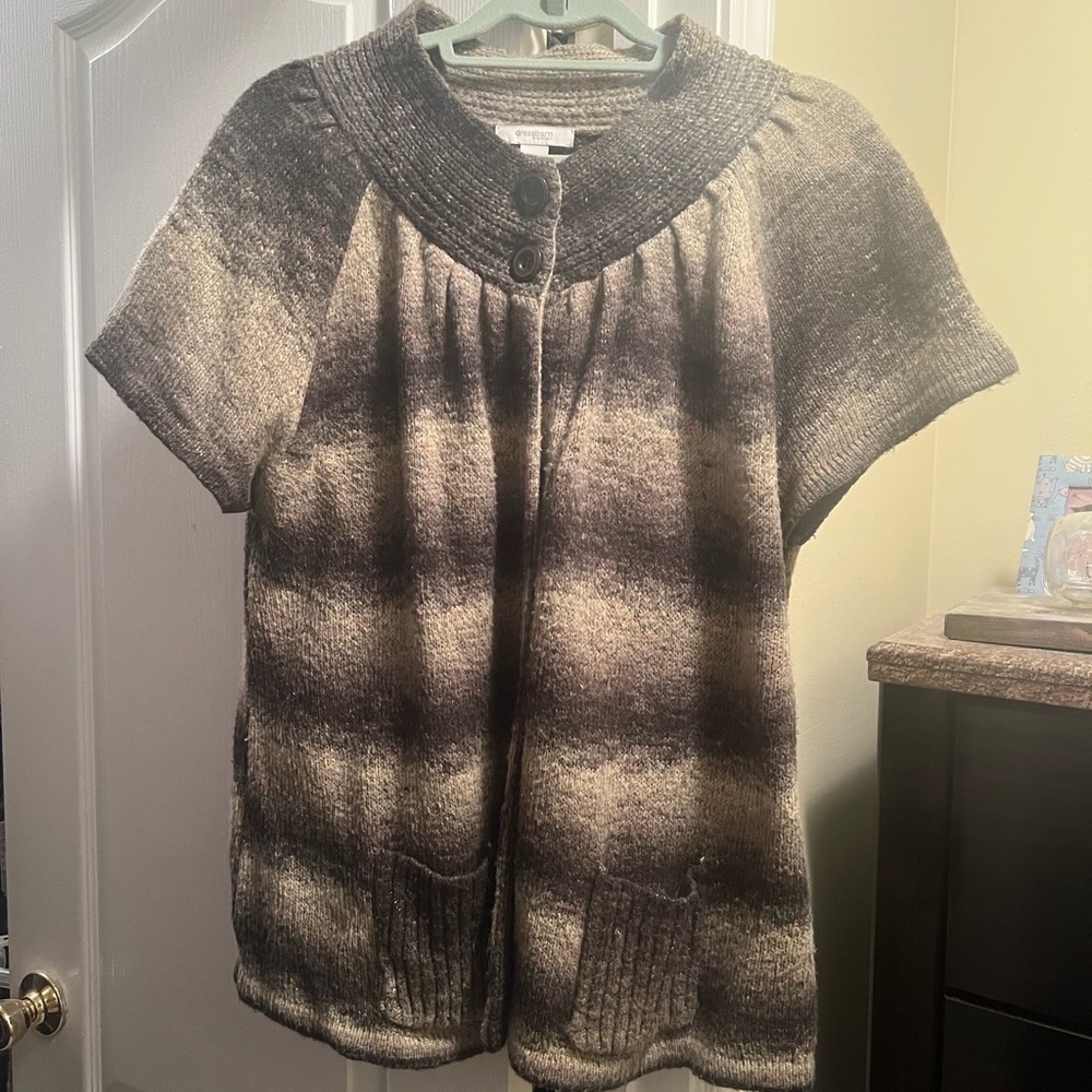 🌟EUC Short sleeve Pocketed Sweater🌟